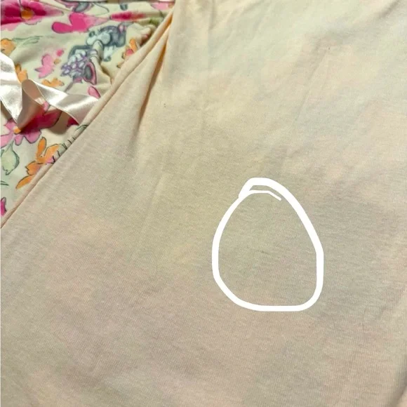 Disney Minnie Mouse Pink Pajama Set Short Sleeve Top Pants Floral Flower - Picture 6 of 6